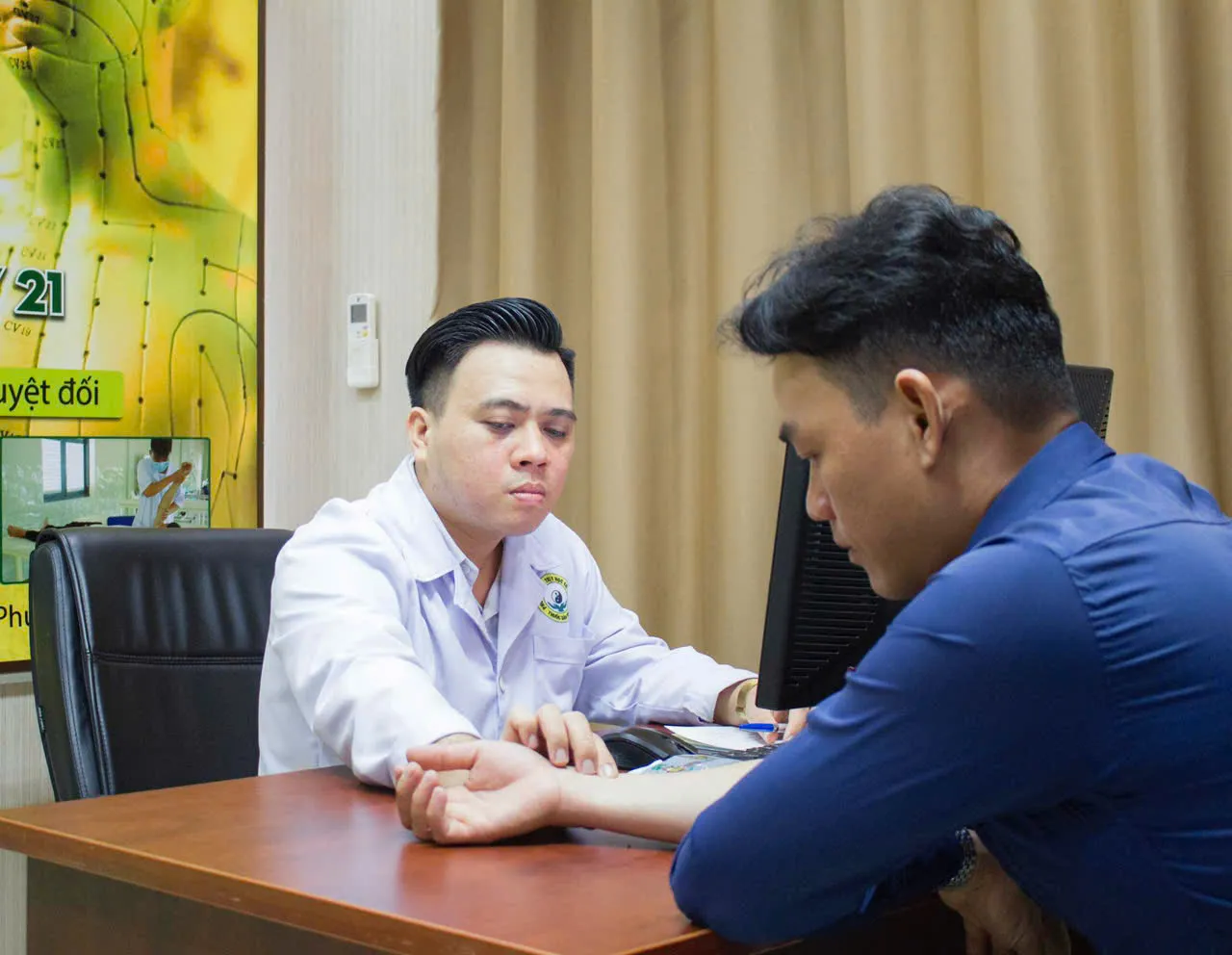 Khám và bắt mạch miễn phí